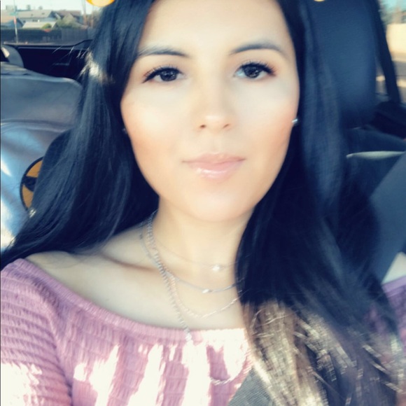 Meet your Posher, Cecilia - Picture 1 of 1